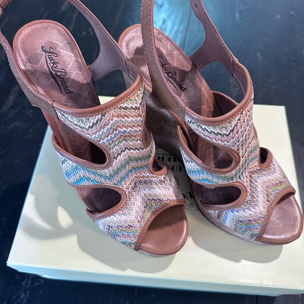 Lucky Brand Women's Tan and Multicolor Wedges
